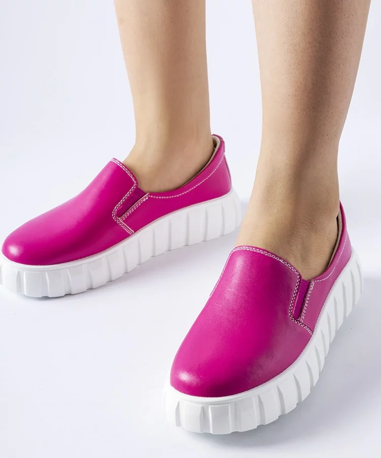 Różowe wsuwane półbuty Igreja