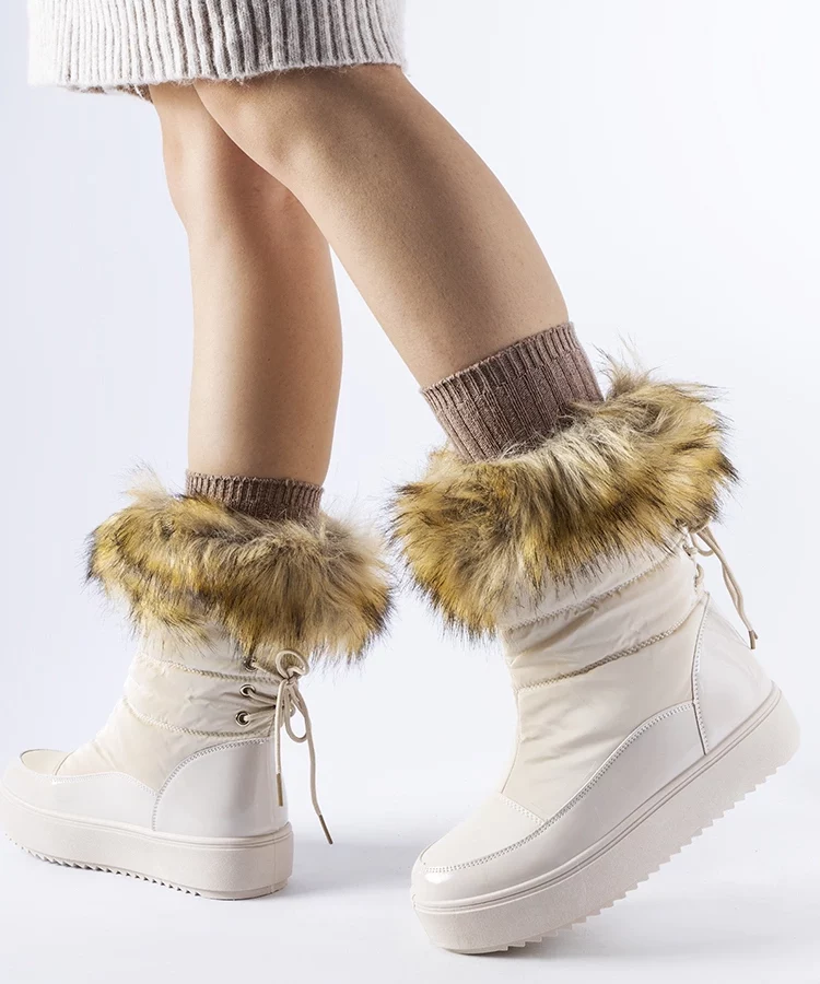 Beżowe śniegowce z ozdobnym futerkiem Igne