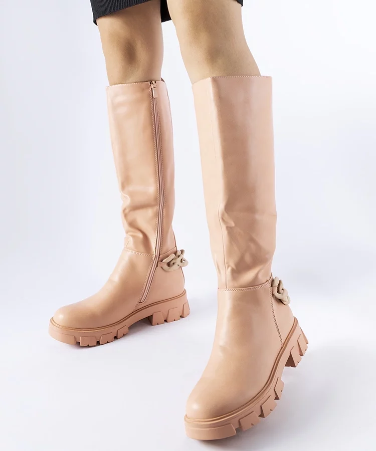 Różowe płaskie kozaki z łańcuchem Armand