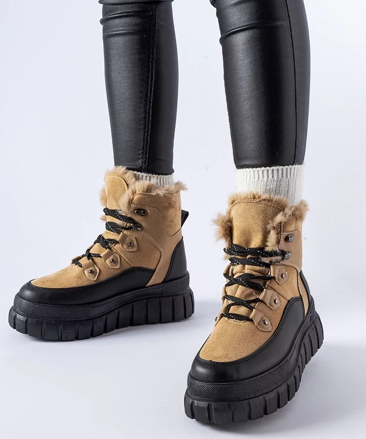 Beżowe botki na masywnej podeszwie Cervantes