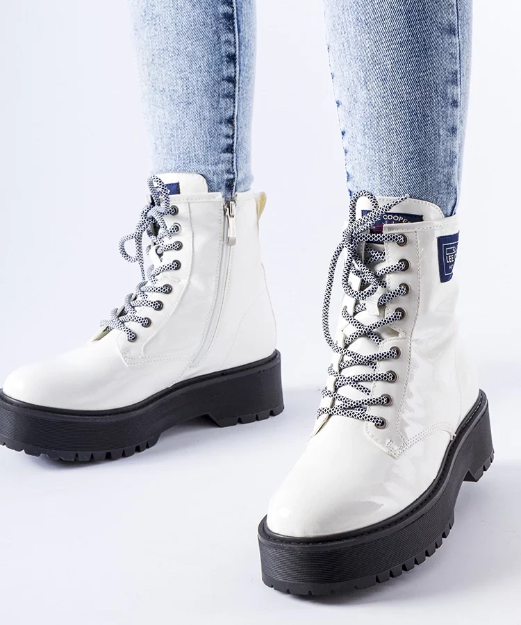 Białe workery Lee Cooper LCJ-21-47-0666LB