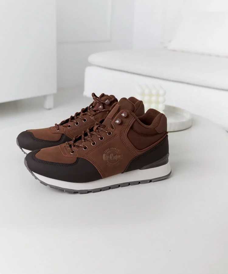 Brązowe sneakersy Lee Cooper LCJ-23-31-3059M