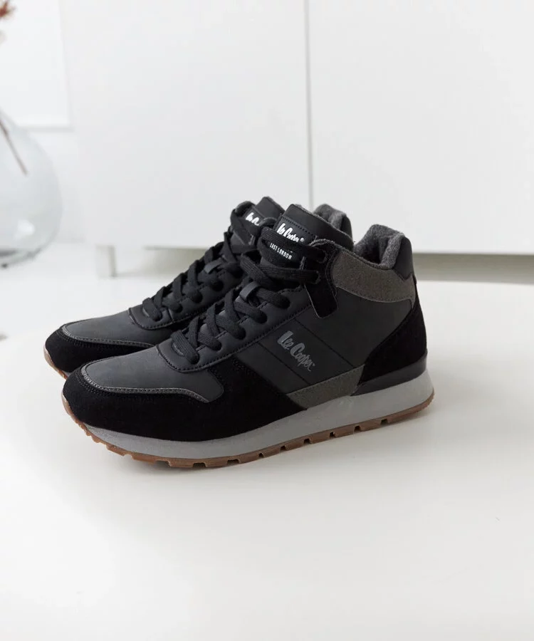 Czarne sneakersy Lee Cooper LCJ-23-31-3066M