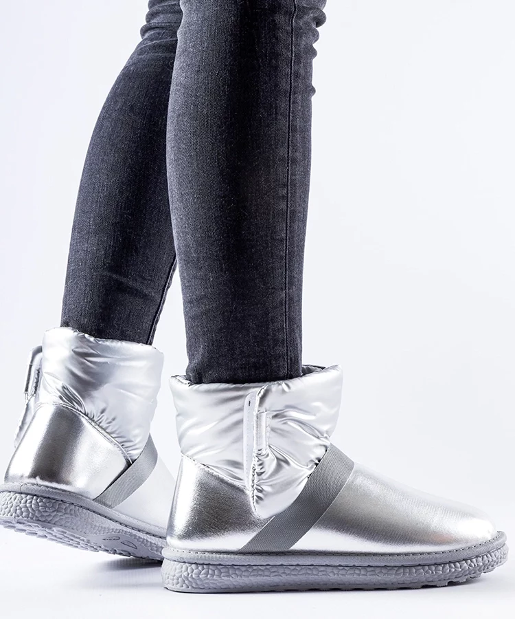 Srebrne połyskujące krótkie śniegowce Delaune