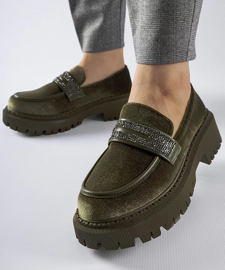 Zielone mokasyny zdobione cyrkoniami Longuelo