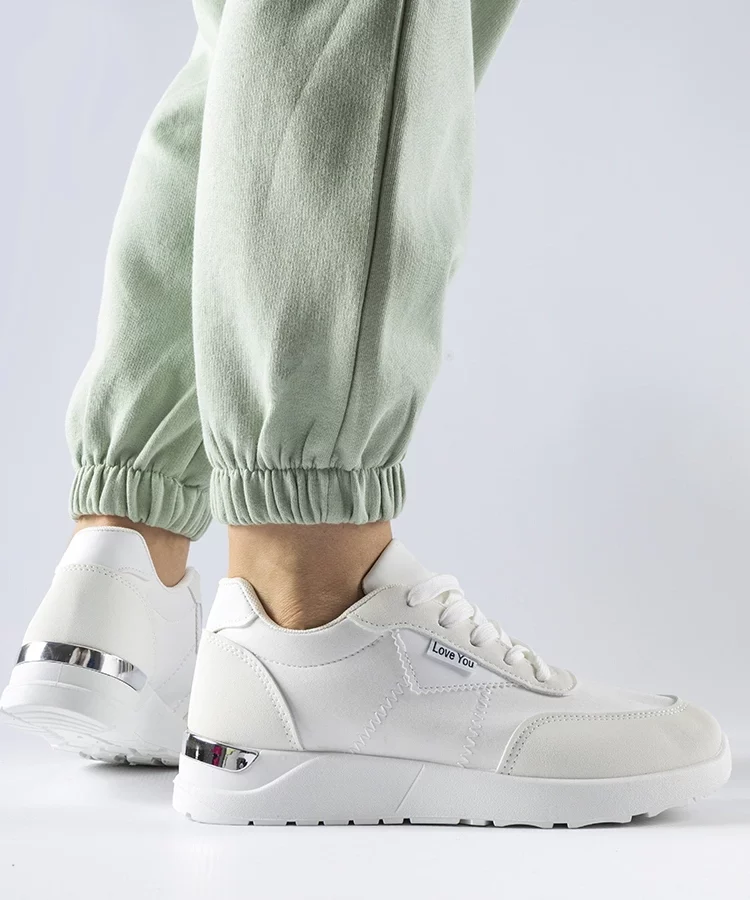 Białe materiałowe sneakersy Geraldino