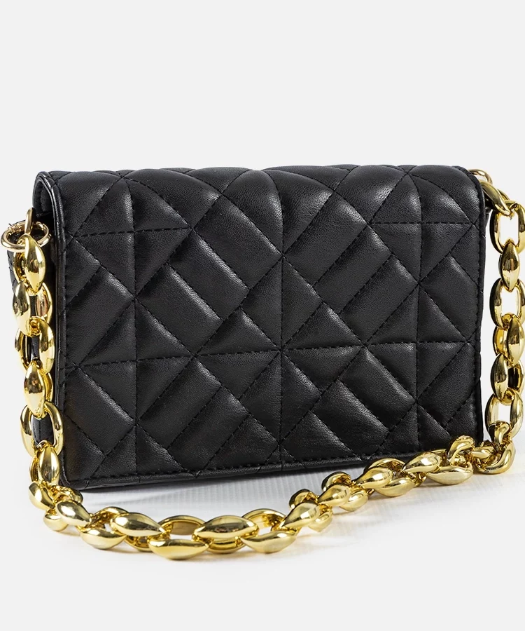 Czarna pikowana torebka na ramię Bergama