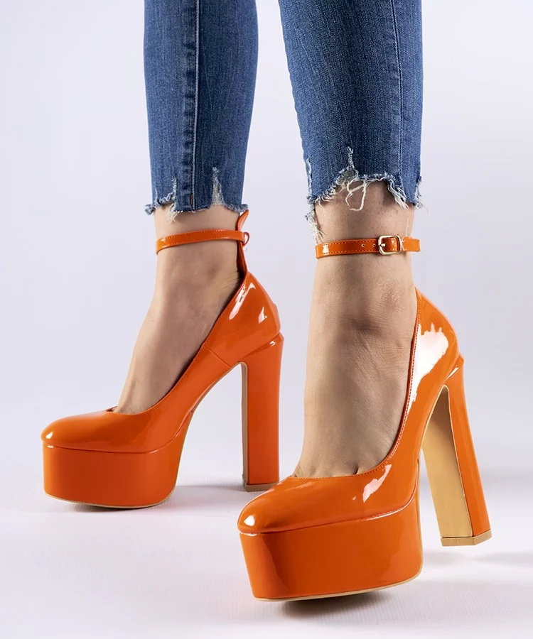 Pomarańczowe lakierowane czółenka Colle