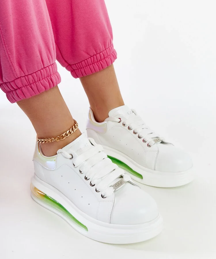 Białe sneakersy na platformie GOE NN2N4029