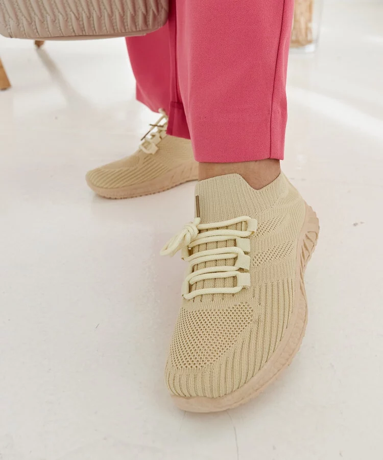 Beżowe materiałowe sneakersy Ornella