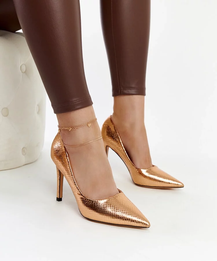 Szampańskie lakierowane szpilki Wines