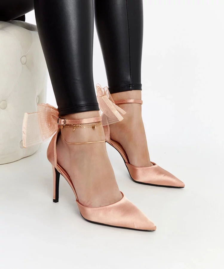 Jasnoróżowe szpilki z kokardą Ilaysa