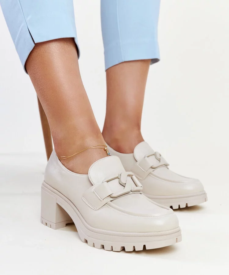 Beżowe półbuty ze skórzaną wkładką Vinceza