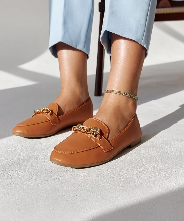 Mokasyny z łańcuszkiem Scaletta ciepły brąz