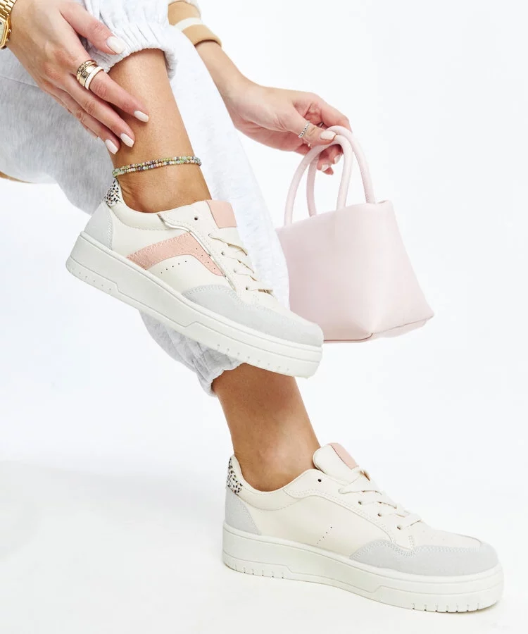 Białe sneakersy na platformie Walda