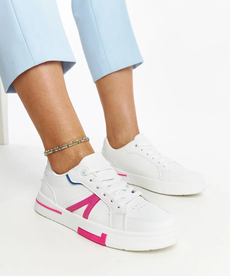 Białe sneakersy z różem Zorica