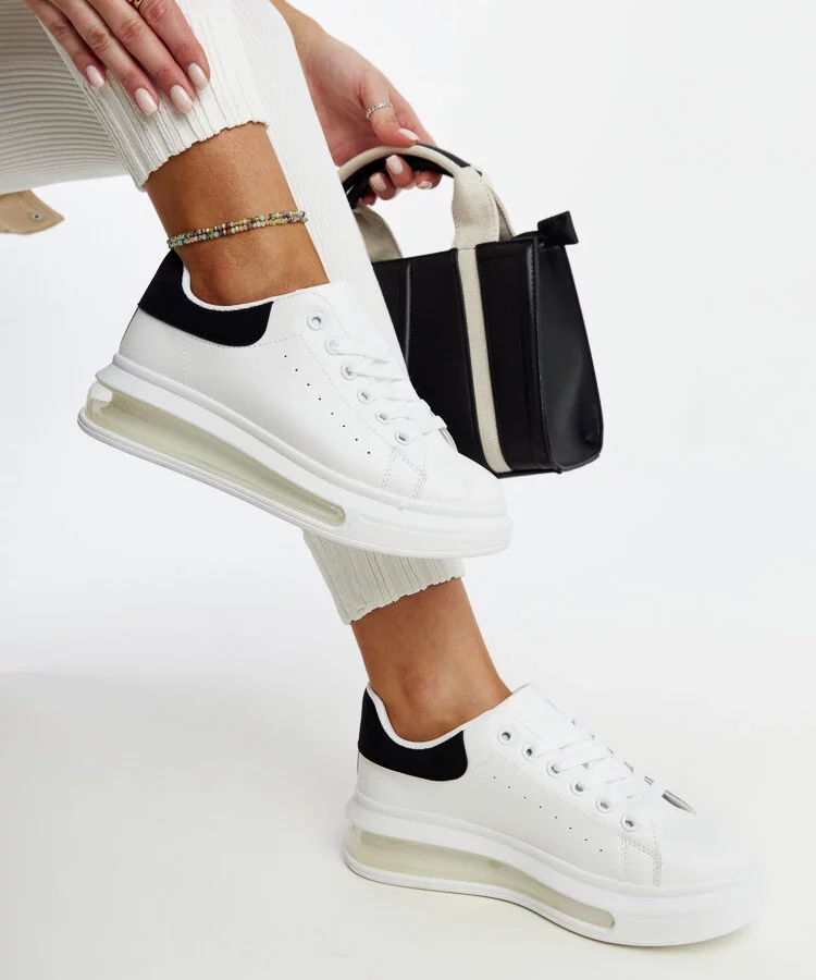 Białe sneakersy na wysokiej podeszwie Zrina