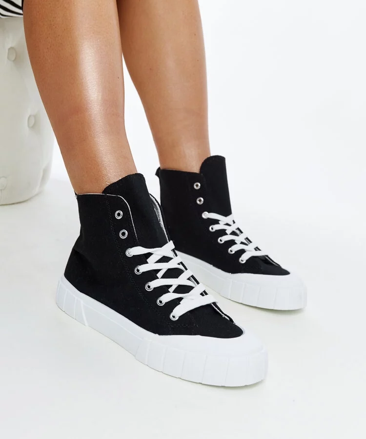 Czarne wysokie trampki Vinka