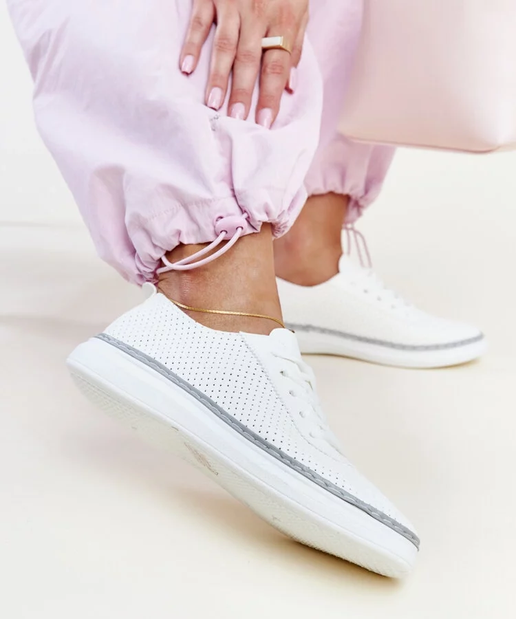 Biało-szare ażurowe tenisówki Biserka