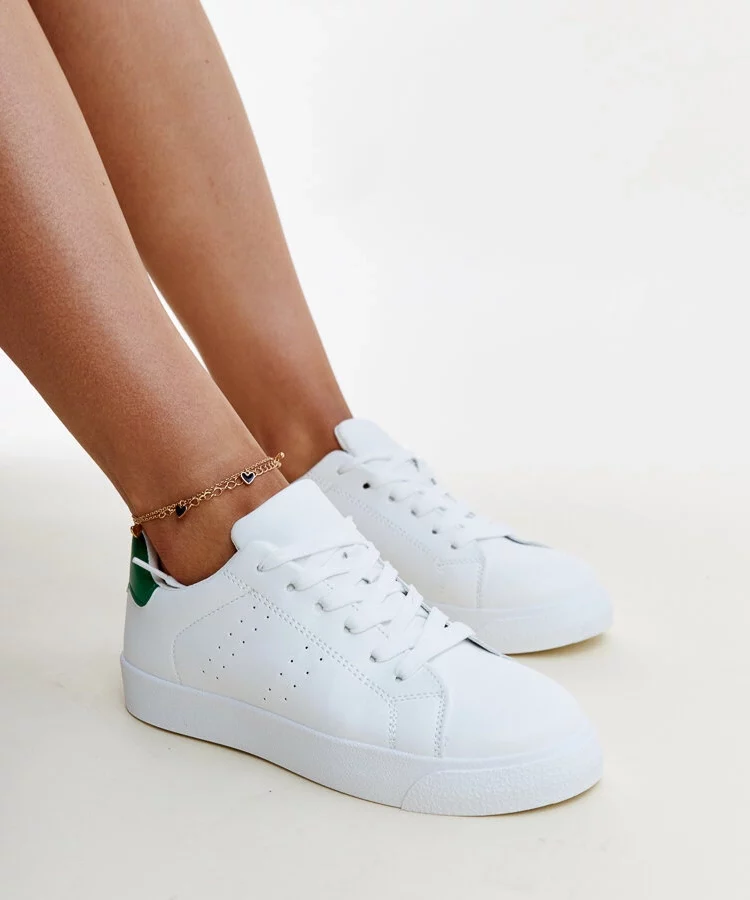 Biało-zielone sneakersy Akila