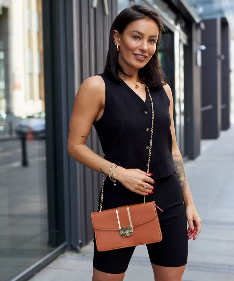 Brązowa torebka na ramię z łańcuchem Elmia