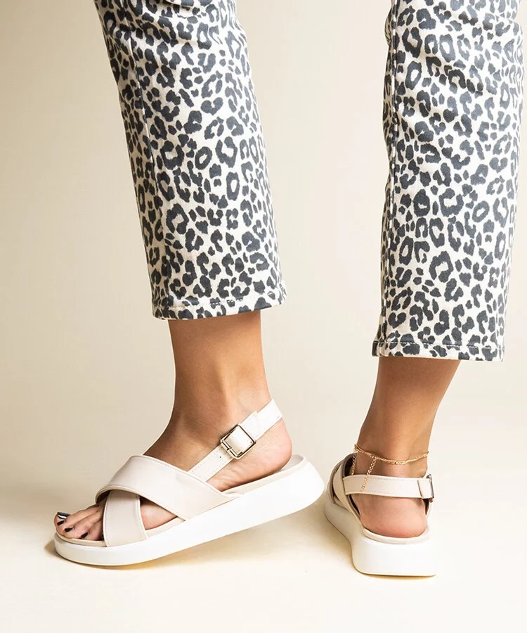 Beżowe sandały na platformie Burnet