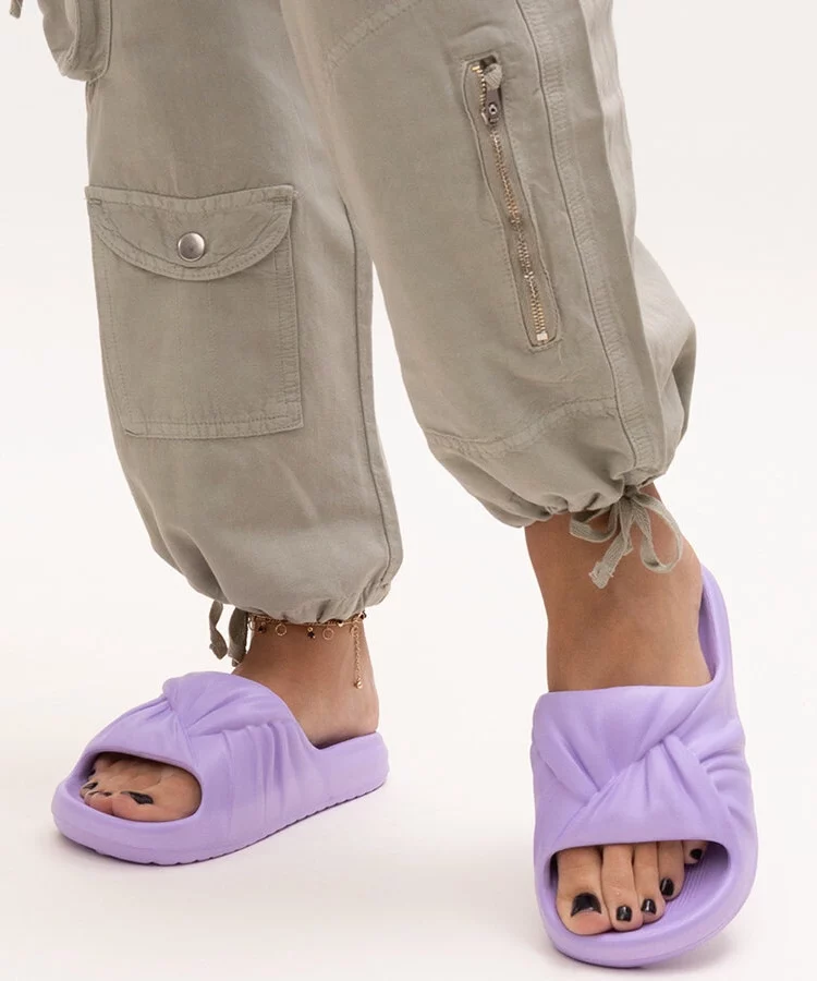 Fioletowe piankowe klapki Cunta