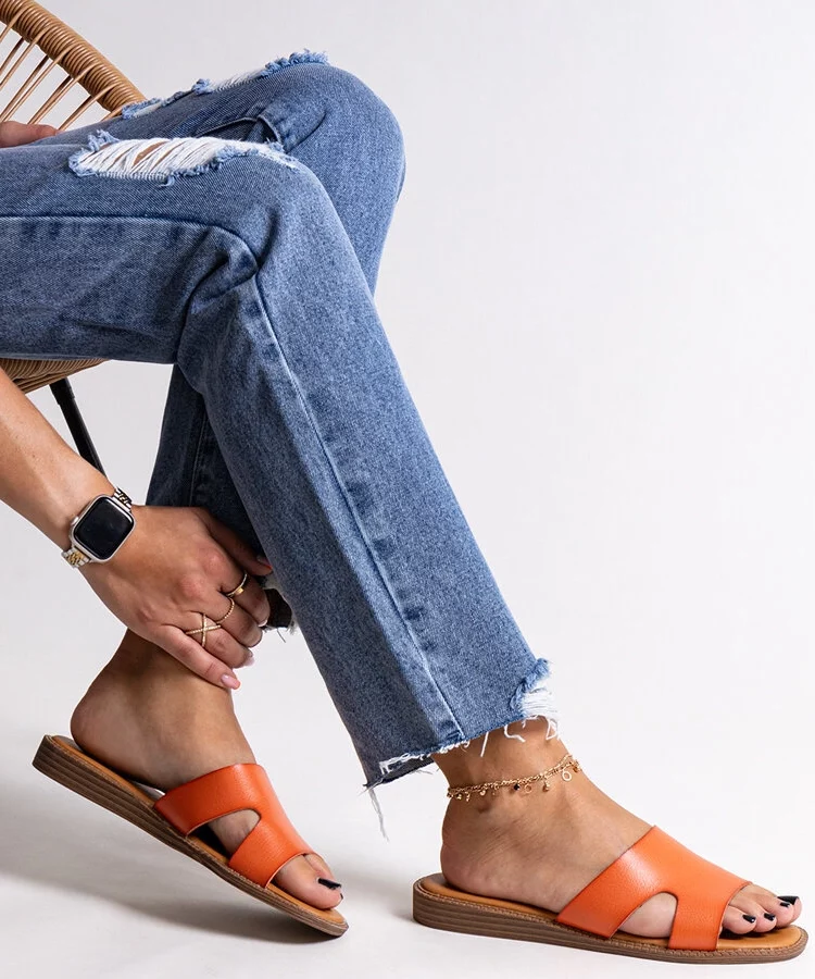 Pomarańczowe klapki z eco skóry Kajetana