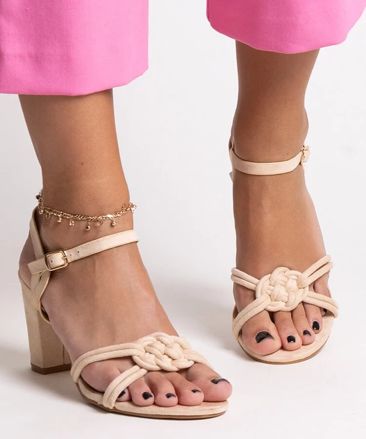 Beżowe sandałki na słupku Shama