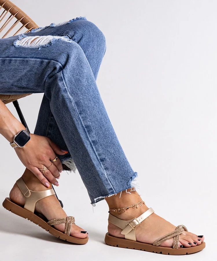 Złote sandałki zdobione cyrkoniami Claranna