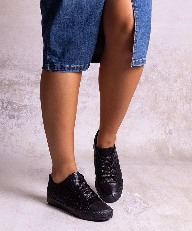 Czarne ażurowe trampki Safune