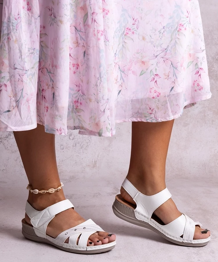 Białe sandały na platformie Nural