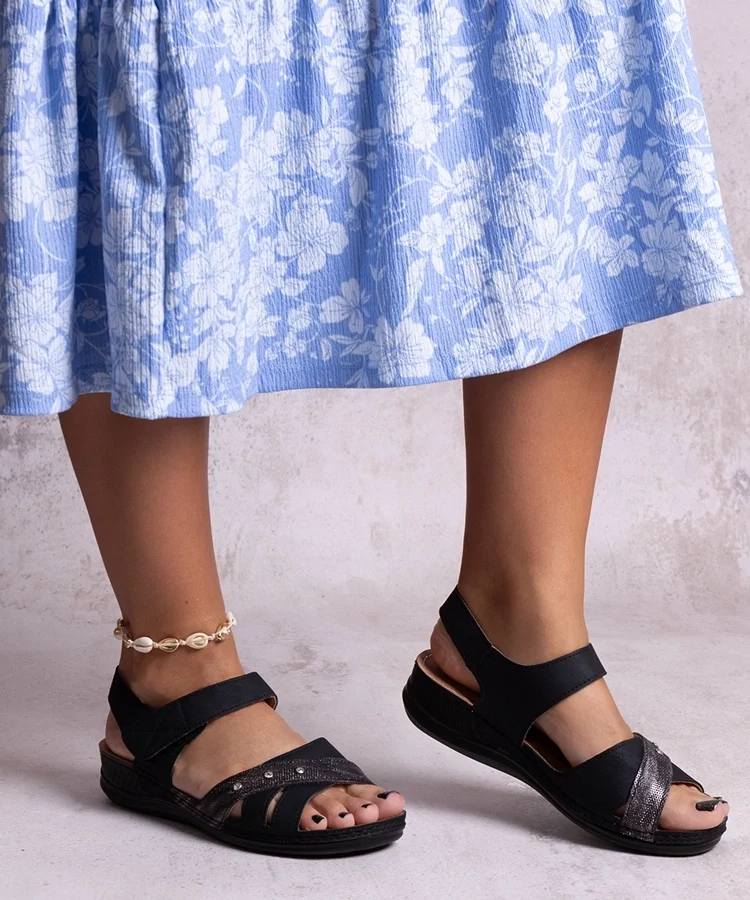 Czarne sandały na platformie Nural