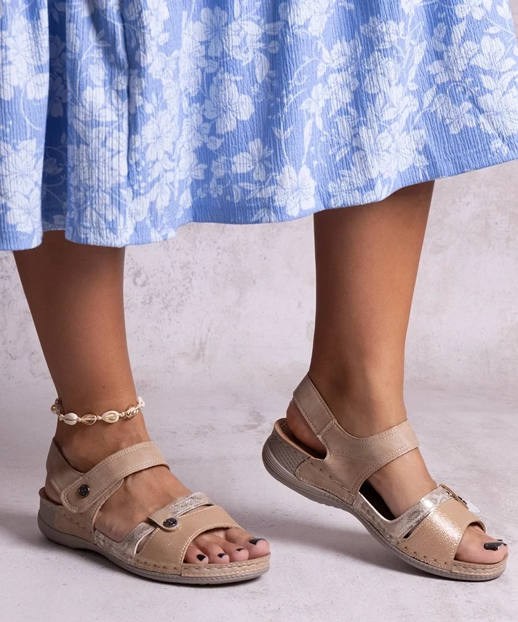 Brązowe sandały na platformie Huri