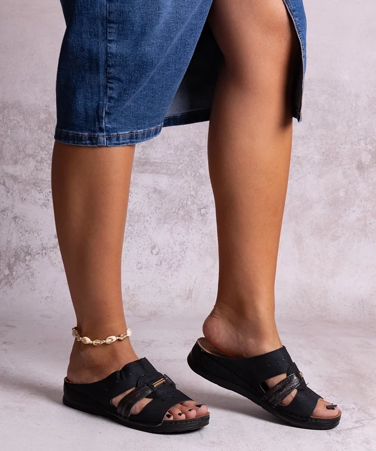 Czarne klasyczne klapki Karime