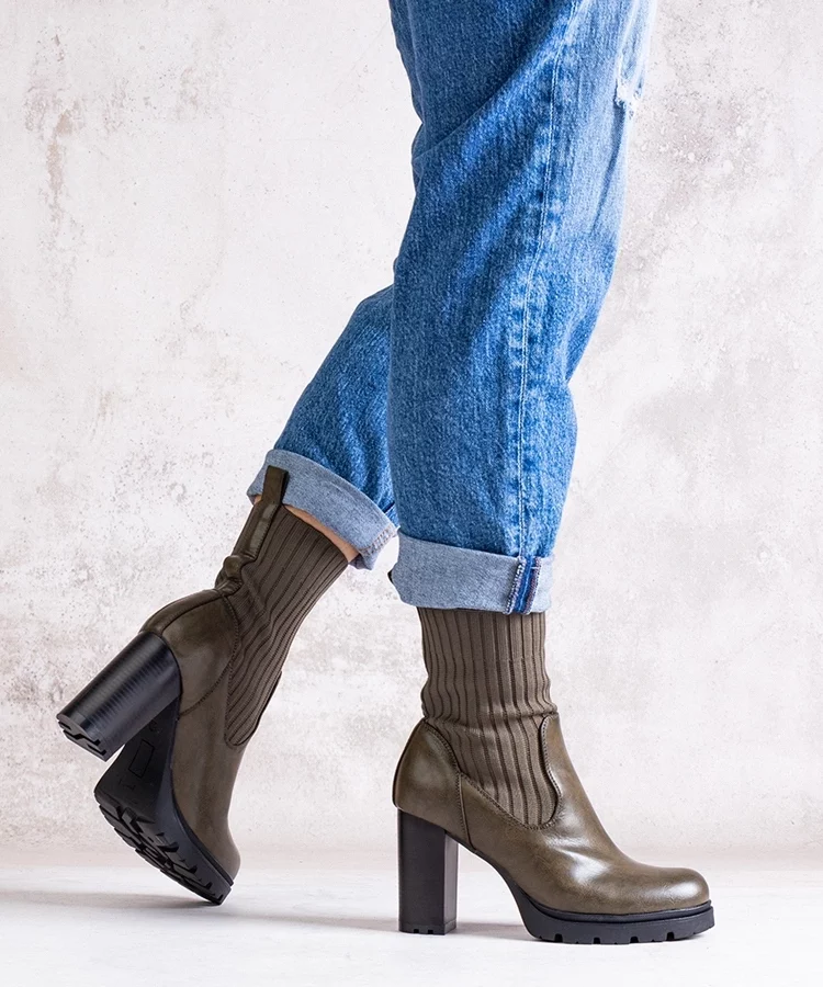 Zielone botki na słupku z eko skóry Asera