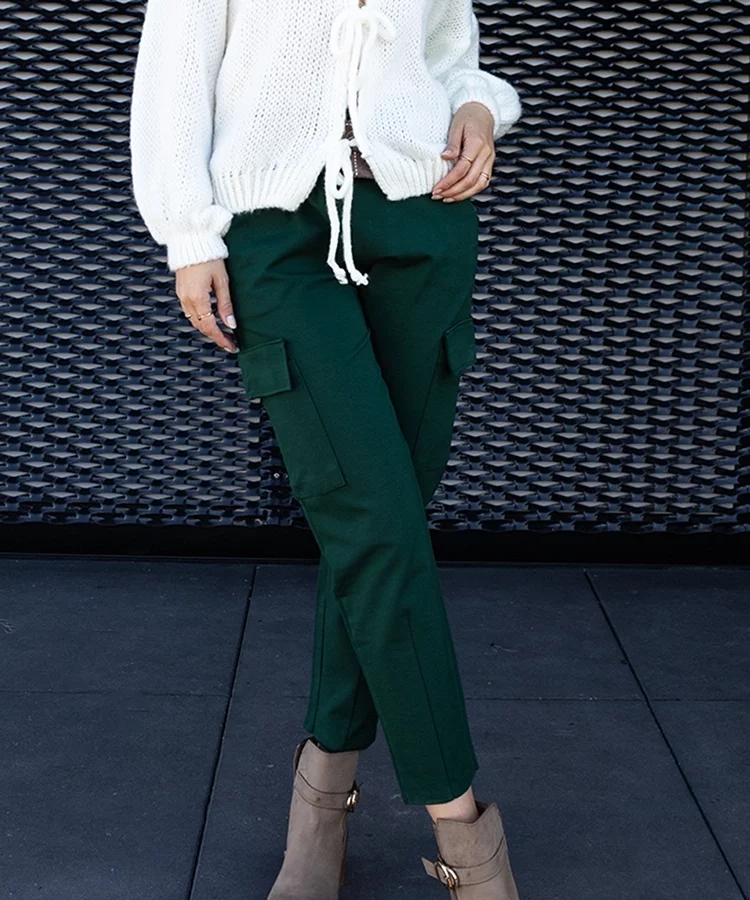 Zielone spodnie typu bojówki z naszytymi kieszeniami Nuala