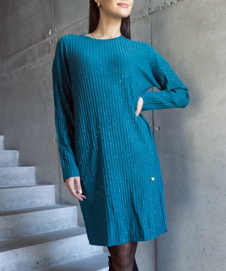 Zielona sukienka midi z połyskiem Kadyra