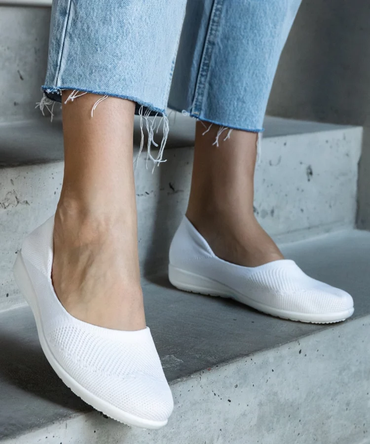 Białe materiałowe balerinki Provencher