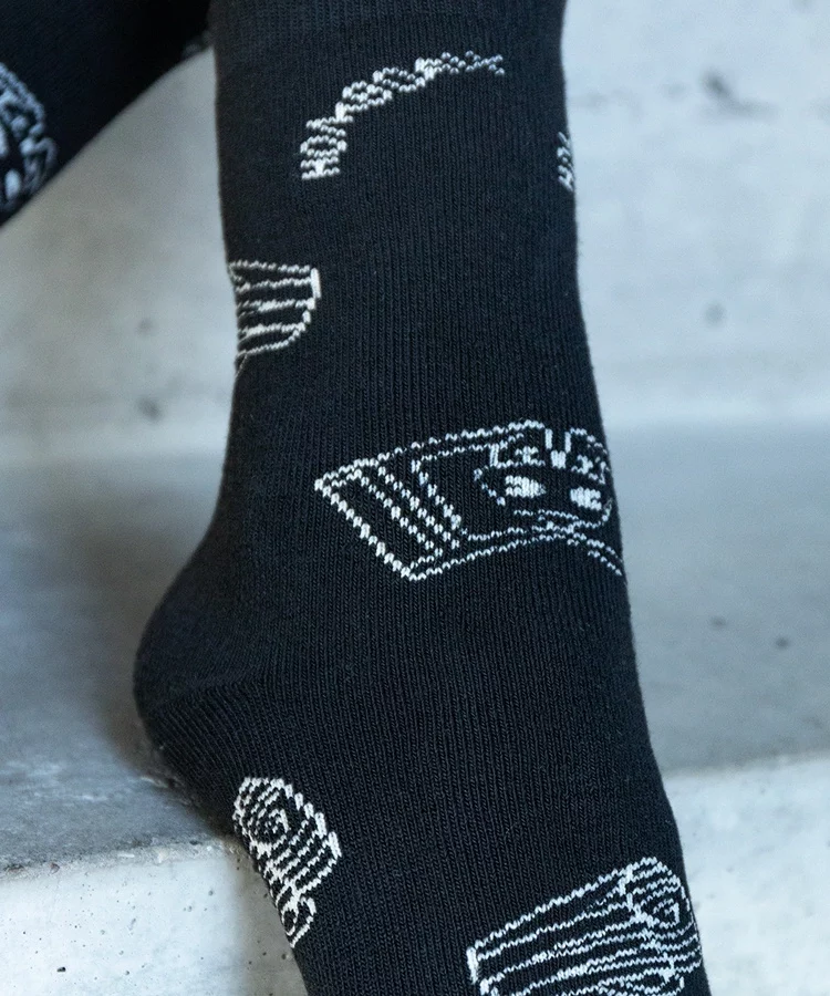 Czarne ciepłe skarpetki z drukiem Sella