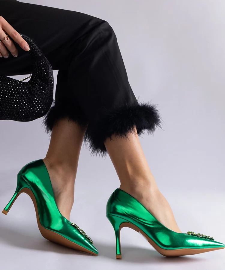 Zielone lakierowane szpilki zdobione cyrkoniami Almana