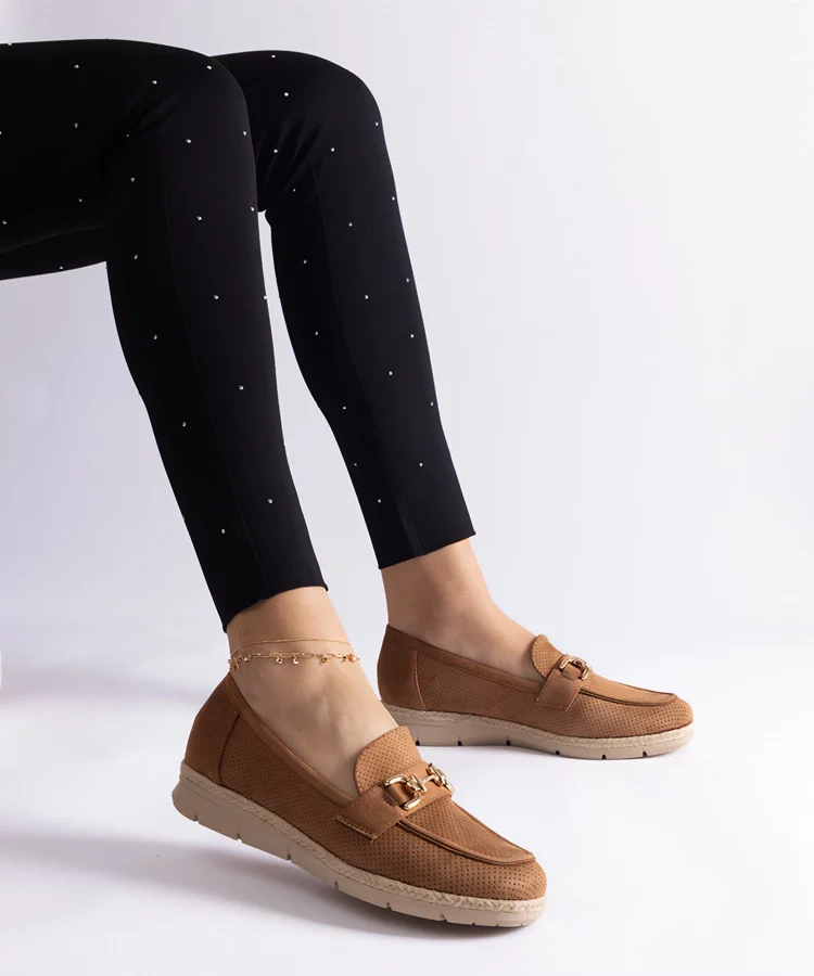 Karmelowe mokasyny damskie z eko zamszu Sandoval