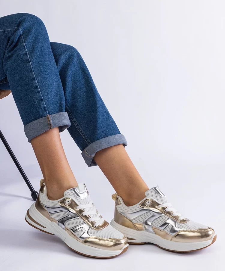 Materiałowe sneakersy sportowe ze złotymi wstawkami Elayne