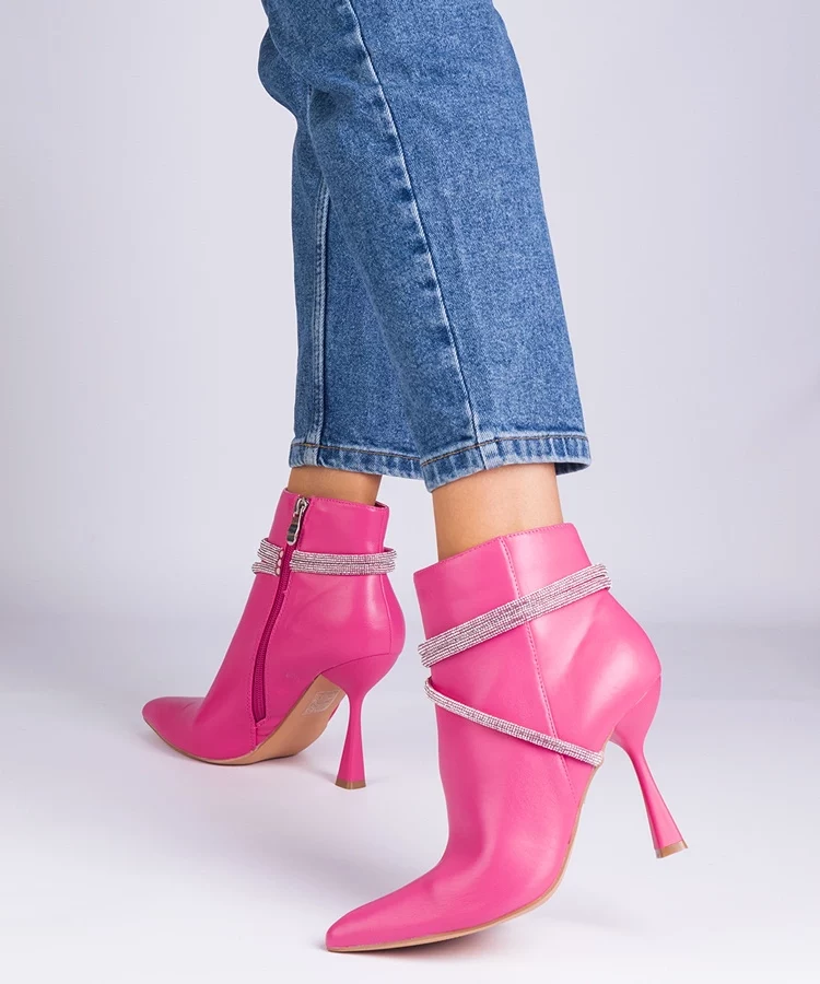 Różowe botki na szpilce zdobione cyrkoniami Fantagaro