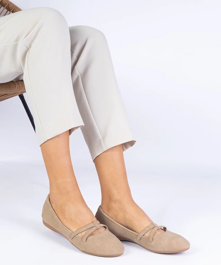 Beżowe balerinki damskie z ekoskóry matowej Baronna