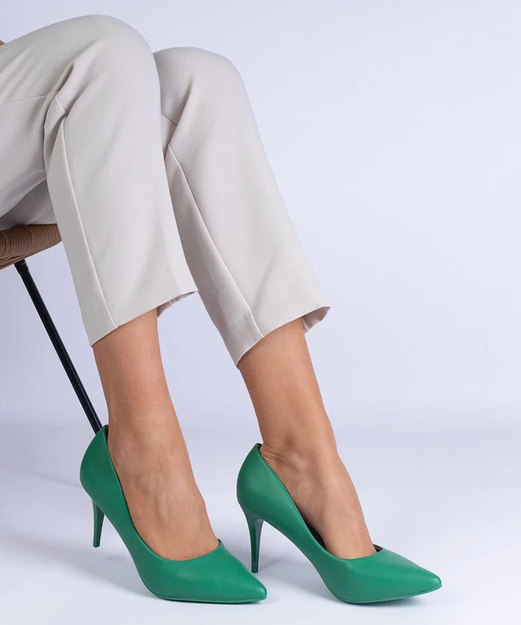 Zielone klasyczne czółenka z ekoskóry Mikolada