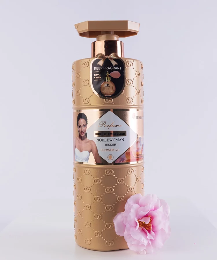 Nawilżający płyn do kąpieli Luxelux 800 ml