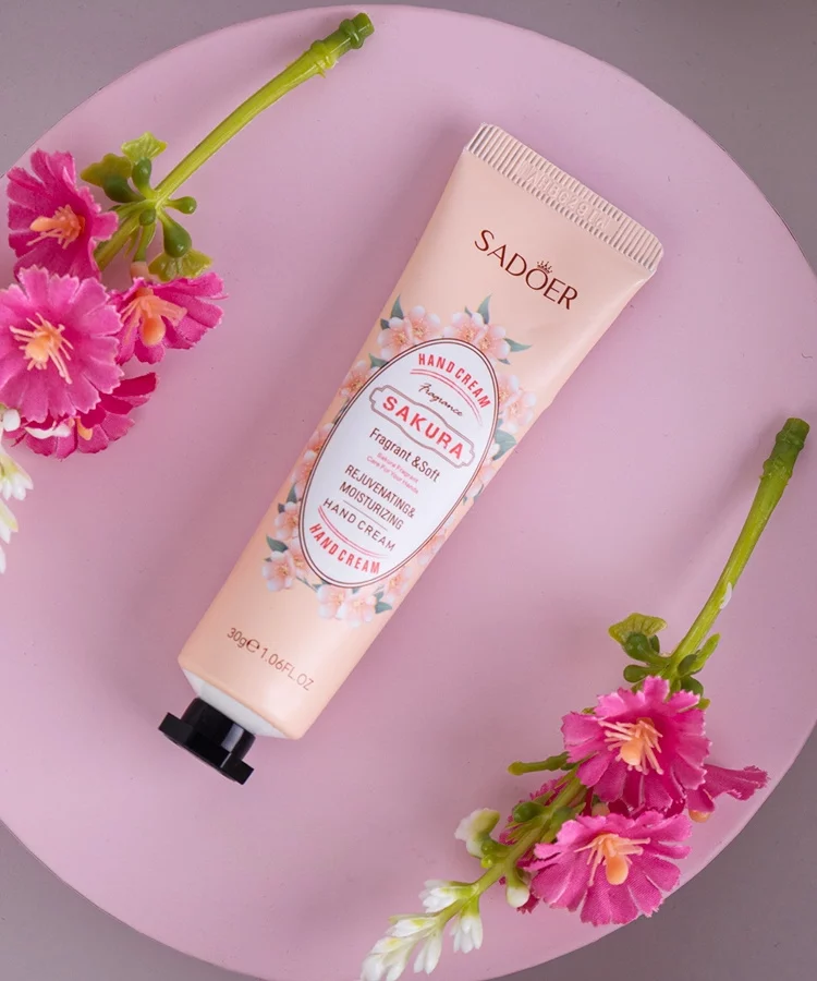 Nawilżający krem do rąk SADOER Sakura 30 g