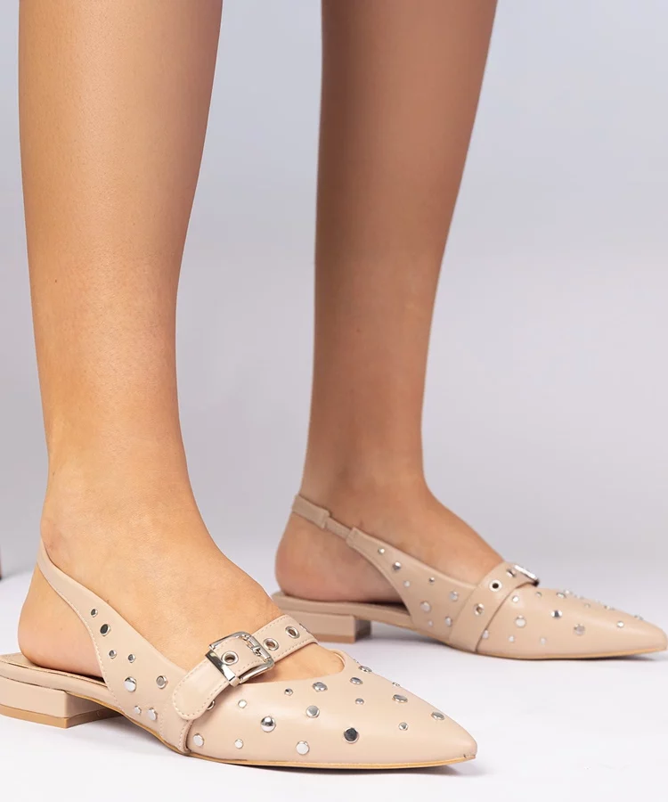 Beżowe czółenka na płaskim obcasie z odkrytą piętą Salineo