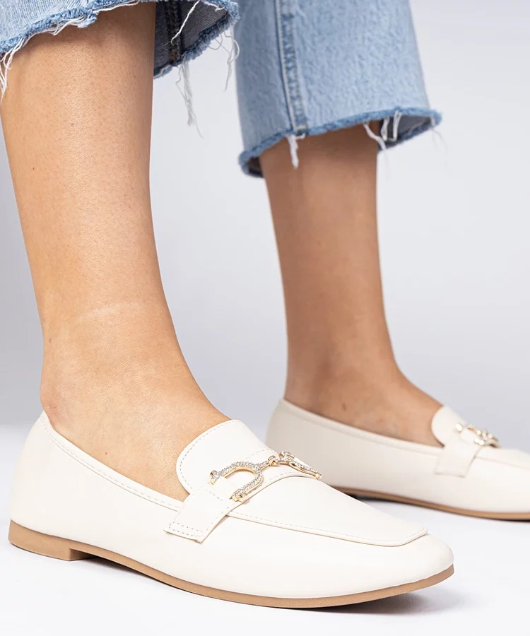 Beżowe eleganckie mokasyny z cyrkoniami Banzao